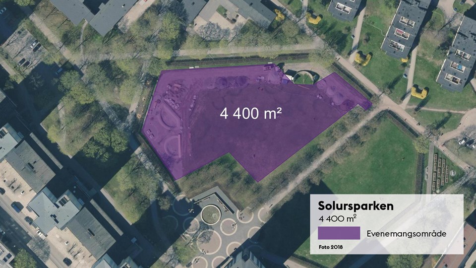 Satellitbild med markering av den 4 400 kvadratmeter stora evenemangsplatsen i Solursparken.