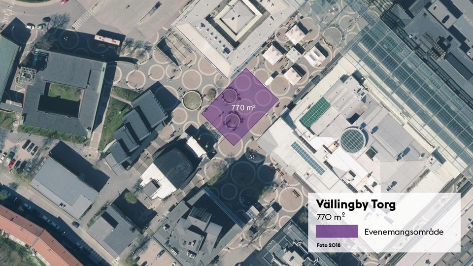 Satellitbild med markering av den 770 kvadratmeter stora evenemangsplatsen på Vällingby torg.